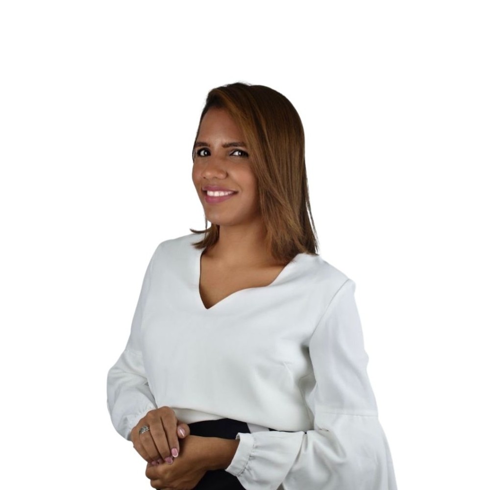 Meet your Posher, Isaura